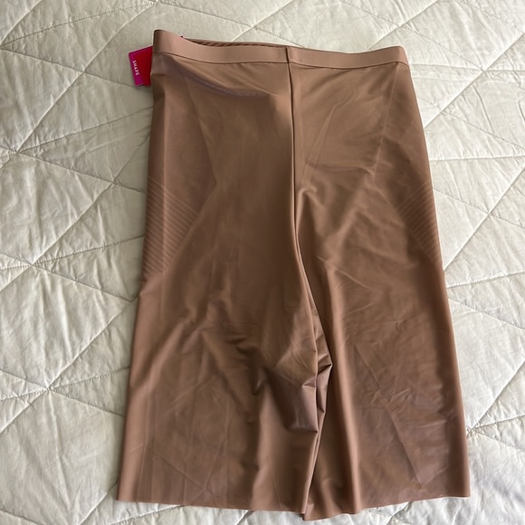 Spanx Thinstincts 2.0 Firm Control NWT medium - Picture 11 of 15